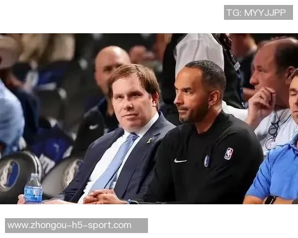 浓眉韧带损伤恢复期不明媒体人调侃谁敢冒险签下他